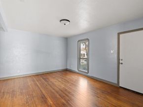 2725  Bowling Green Avenue , Dallas Texas 75216