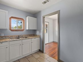 2725  Bowling Green Avenue , Dallas Texas 75216