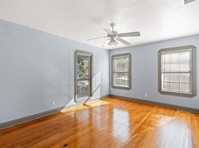 2725  Bowling Green Avenue , Dallas Texas 75216