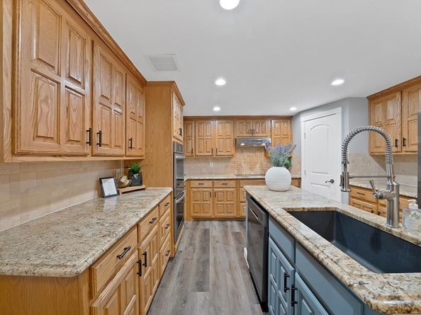306 E Rochelle Boulevard , Irving Texas 75062