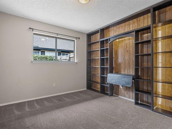 708  Hinsdale Drive , Arlington Texas 76006