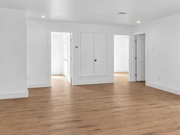 7207  Greenspan Avenue , Dallas Texas 75232