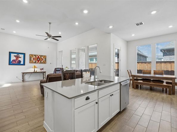 4741  Kings Garden Parkway , Arlington Texas 76005