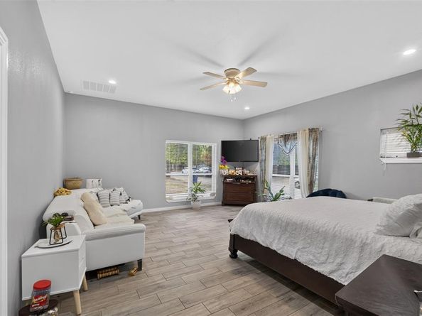 416 W 10th Street , Dallas Texas 75208
