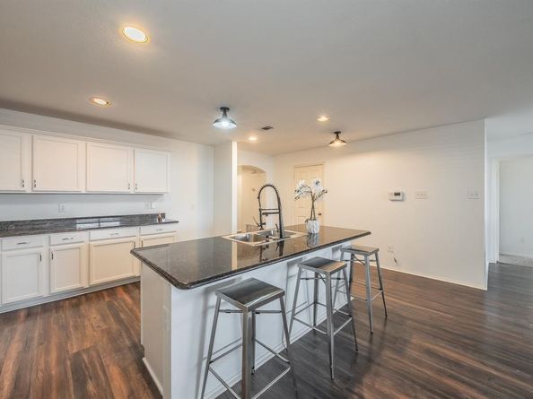 10541  Rising Knoll Lane , Fort Worth Texas 76131