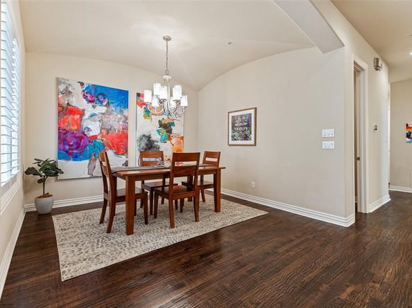 2811  Hood Street  E, Dallas Texas 75219