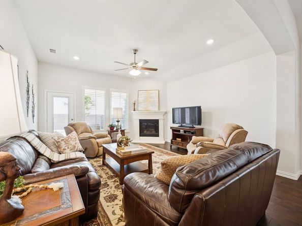 1324  Lake Falls Terrace , Lewisville Texas 75010