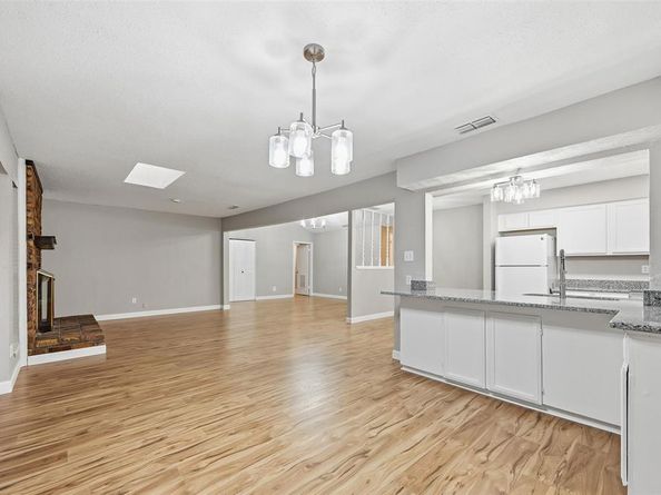 813  Cherry Hills Drive , Lancaster Texas 75134