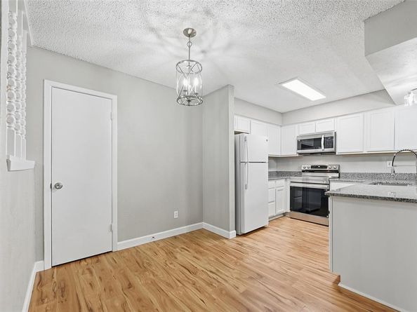 813  Cherry Hills Drive , Lancaster Texas 75134