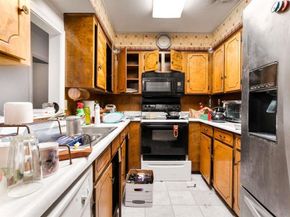 3024  Conflans Road  3026, Irving Texas 75061