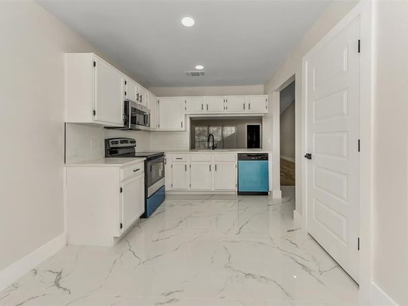 2549  Creekwood Lane , Fort Worth Texas 76123