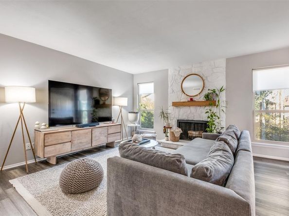 10650  Steppington Drive  212, Dallas Texas 75230