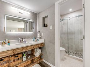 10650  Steppington Drive  212, Dallas Texas 75230