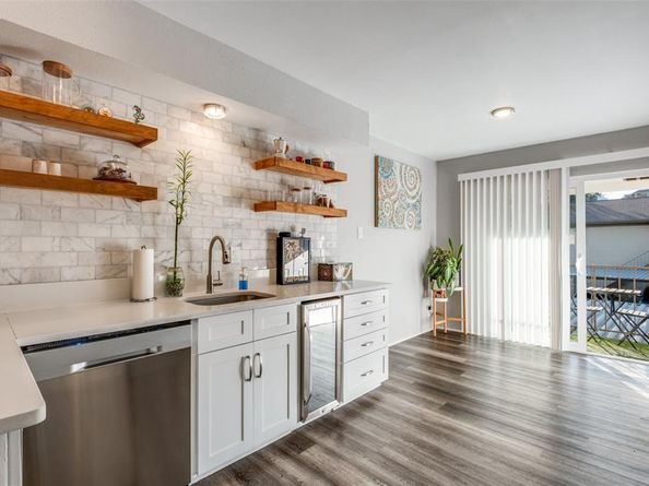 10650  Steppington Drive  212, Dallas Texas 75230