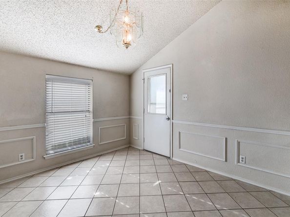 803  Canary Lane , Mansfield Texas 76063