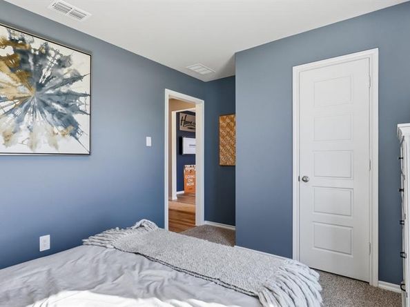 1752  GILLENS Avenue , Fort Worth Texas 76140