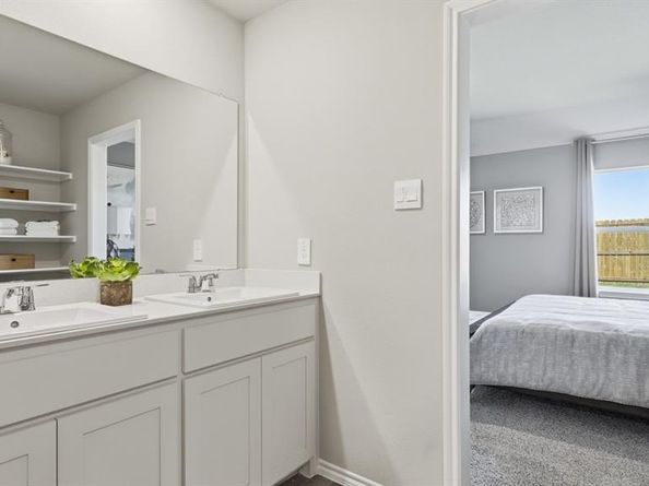 1752  GILLENS Avenue , Fort Worth Texas 76140