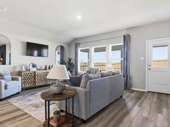 1752  GILLENS Avenue , Fort Worth Texas 76140