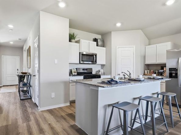 1752  GILLENS Avenue , Fort Worth Texas 76140