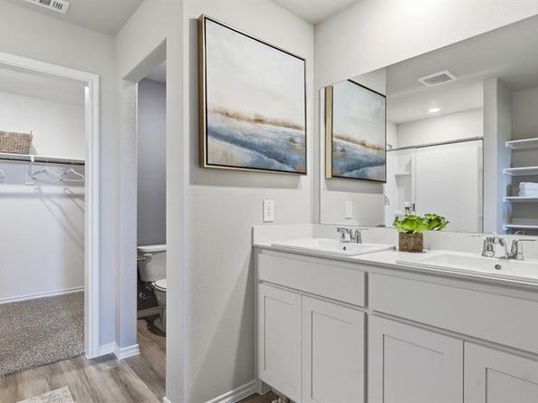 1752  GILLENS Avenue , Fort Worth Texas 76140