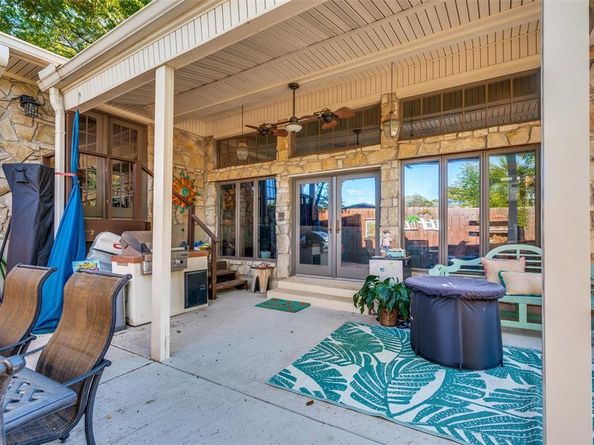 1104  Portofino Court , Arlington Texas 76012