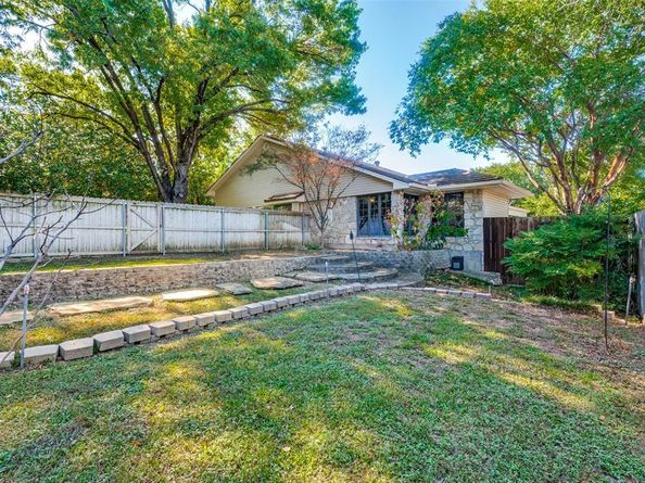 1104  Portofino Court , Arlington Texas 76012