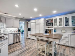 1104  Portofino Court , Arlington Texas 76012