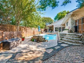1104  Portofino Court , Arlington Texas 76012