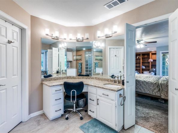 1104  Portofino Court , Arlington Texas 76012