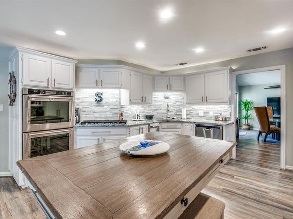 1104  Portofino Court , Arlington Texas 76012