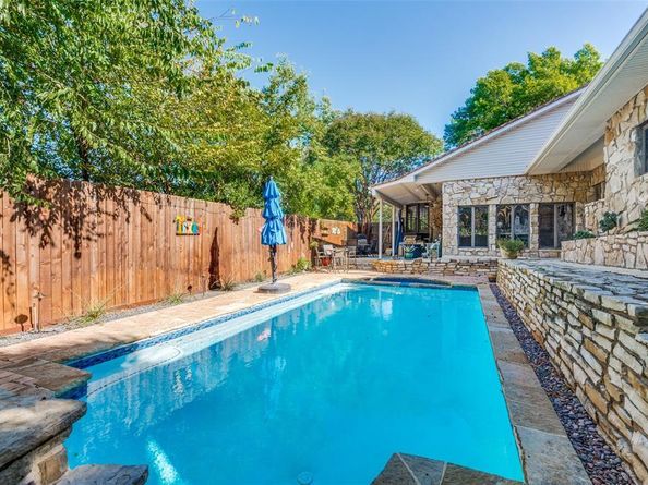 1104  Portofino Court , Arlington Texas 76012