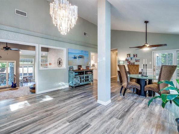 1104  Portofino Court , Arlington Texas 76012