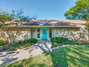 1104  Portofino Court , Arlington Texas 76012