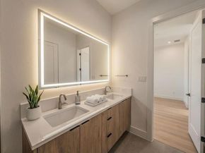 2523  Hondo Avenue  102, Dallas Texas 75219