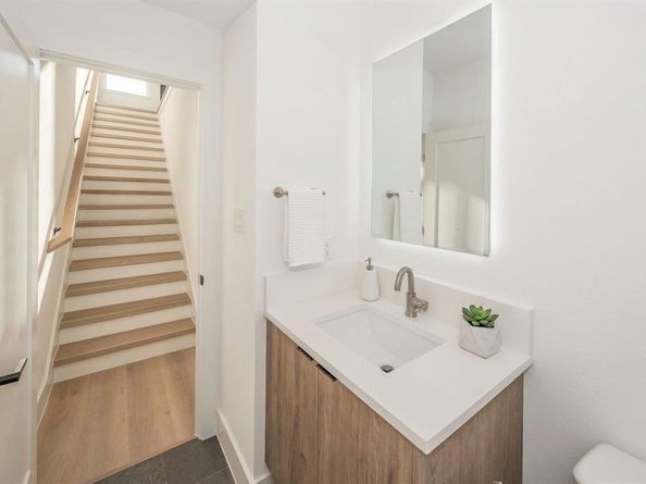 2523  Hondo Avenue  102, Dallas Texas 75219