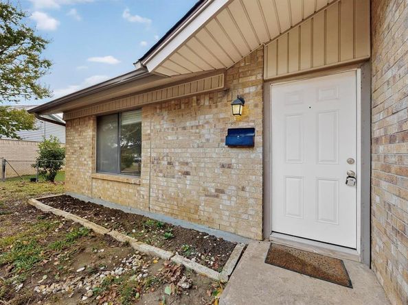 2107  Rockwood Drive , Carrollton Texas 75007