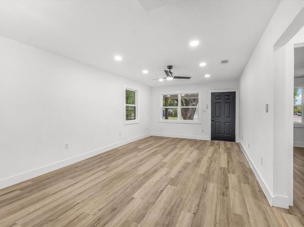 3301  Hedrick Street , Fort Worth Texas 76111