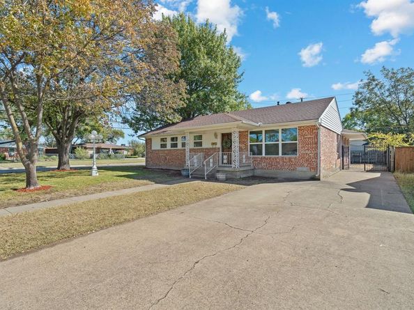 10270  Kilkenny Place , Dallas Texas 75228