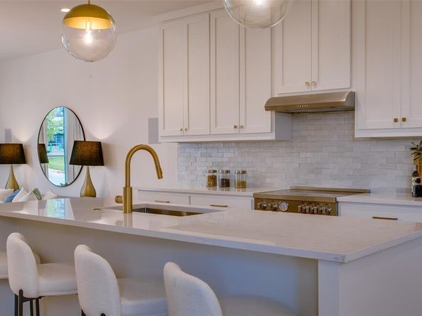 7207  Gaston Avenue  2003, Dallas Texas 75206