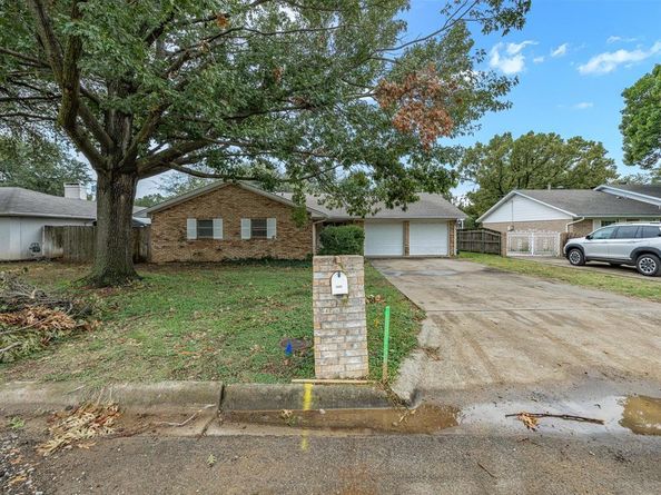 1014  Imperial Drive , Denton Texas 76209