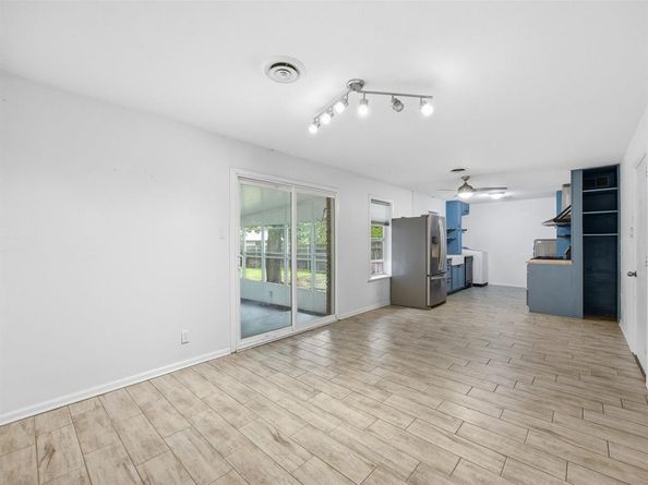 1014  Imperial Drive , Denton Texas 76209