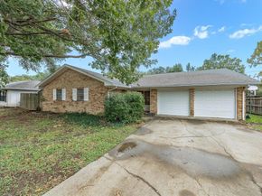 1014  Imperial Drive , Denton Texas 76209