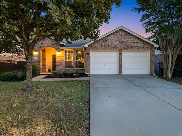 1205  Canvasback Drive , Aubrey Texas 76227
