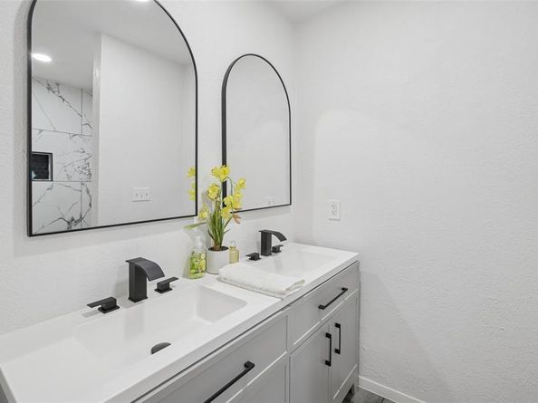 801 E Timberview Lane , Arlington Texas 76014