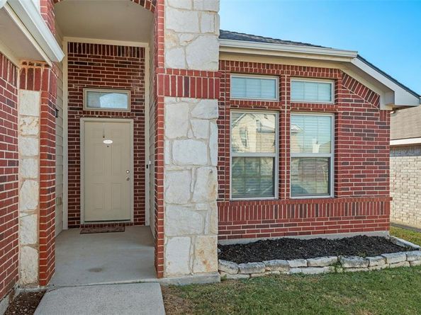 916  Reveille Road , Fort Worth Texas 76108