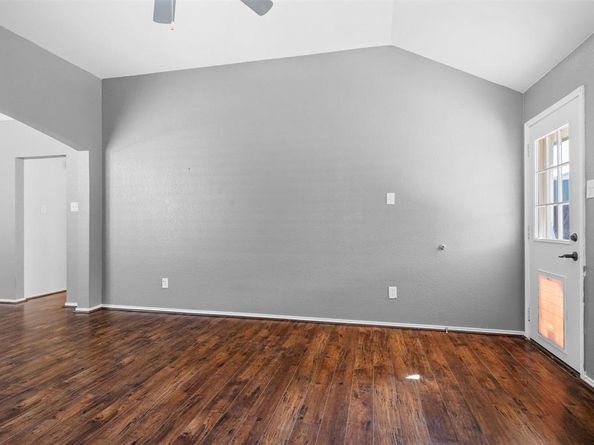 916  Reveille Road , Fort Worth Texas 76108