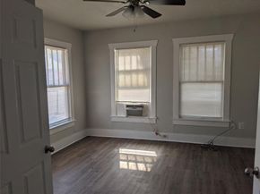 1100 W Arlington Avenue , Fort Worth Texas 76110