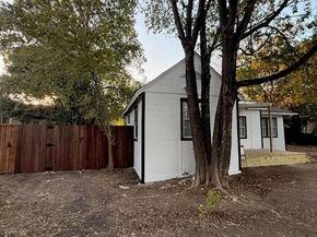 719 N Jefferson Street , Lancaster Texas 75146