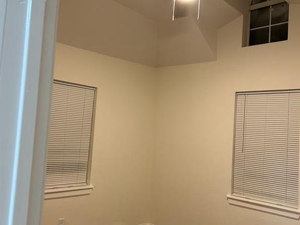 719 N Jefferson Street , Lancaster Texas 75146