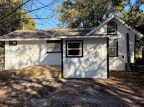 719 N Jefferson Street , Lancaster Texas 75146